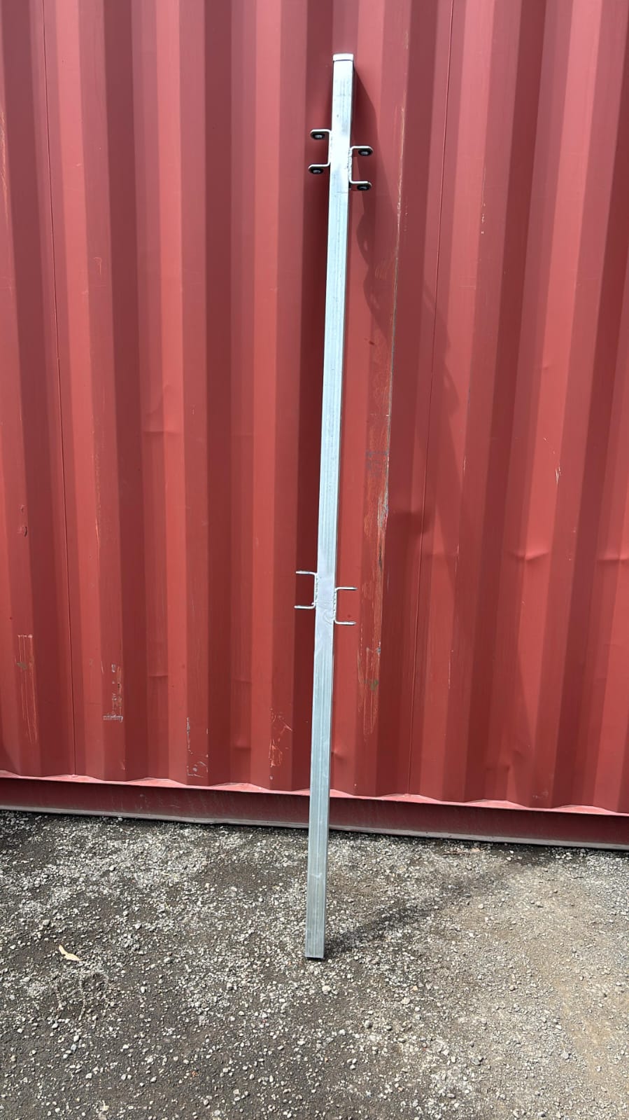 Cattle yard post with lugs